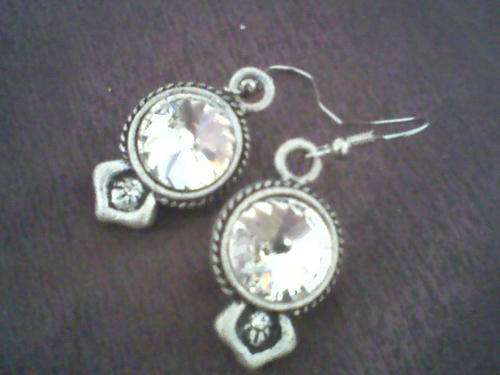 DIAMANTE ELEGANT EARRINGS