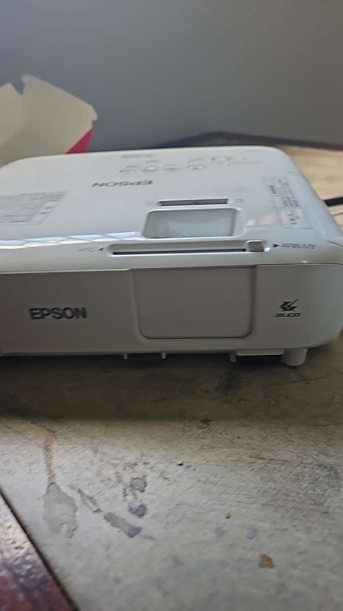 epson EH-TW740 projector