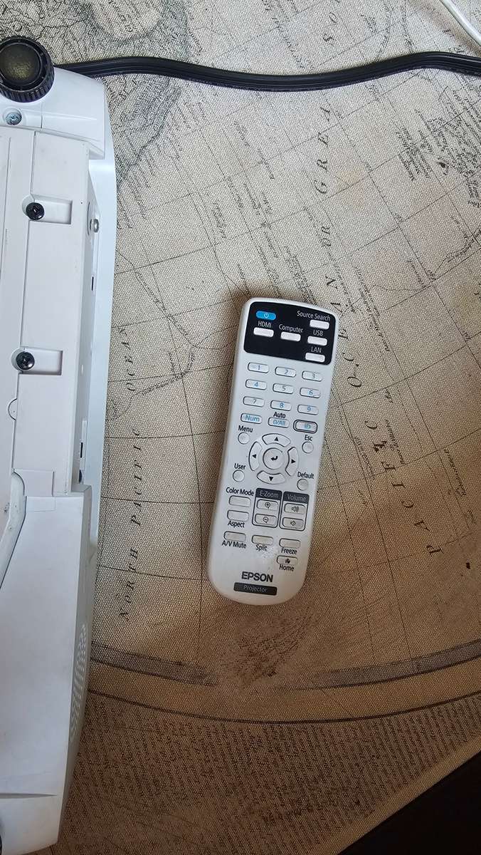 epson EH-TW740 projector