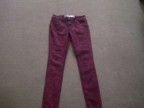 *Lovely pair of retro red+black fade skinny jeans!*