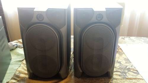 Pair of Sony Speakers : SS - L8000V