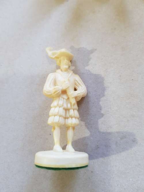 Chess Pieces, Complete