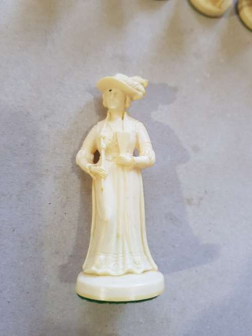 Chess Pieces, Complete