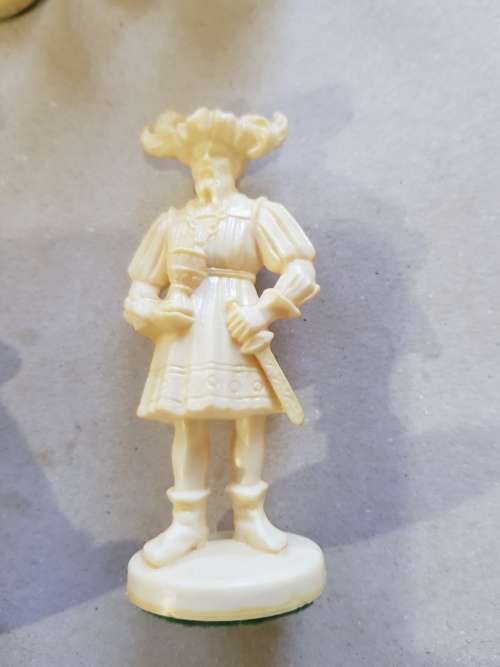 Chess Pieces, Complete