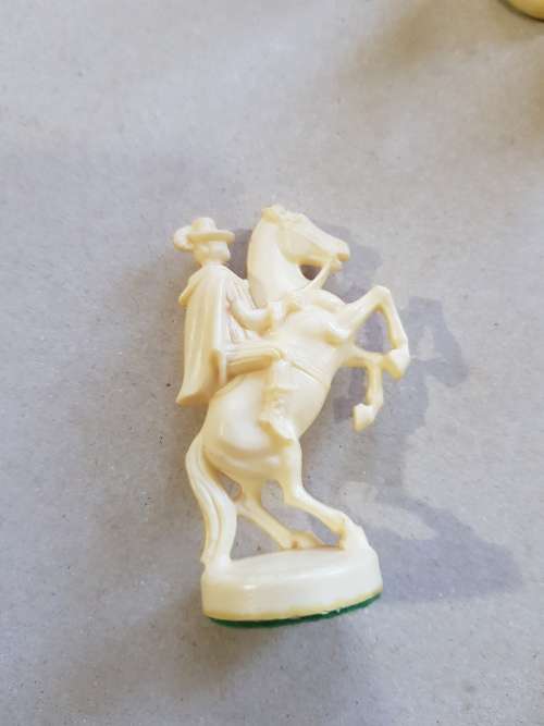 Chess Pieces, Complete