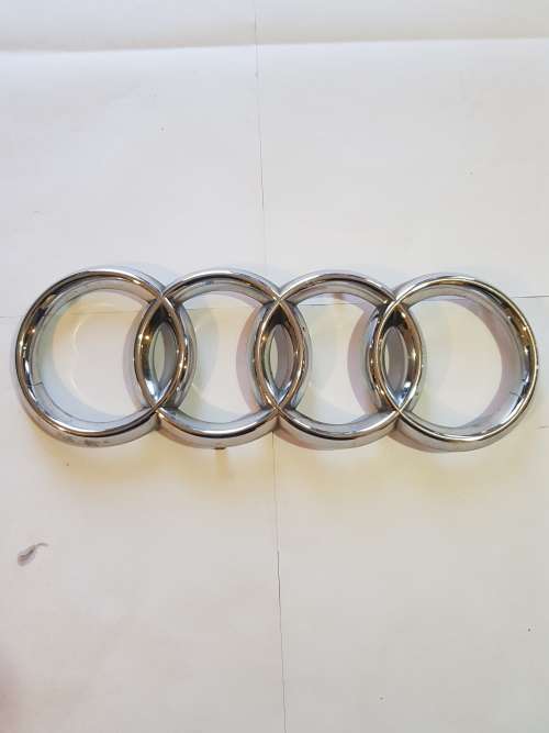 Audi Badge, Grill