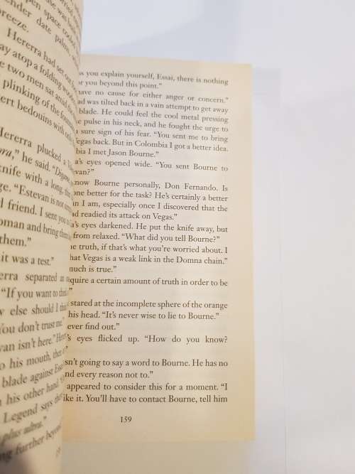 Robert Ludlum`s The Bourne Dominion by Eric Van Lustbader