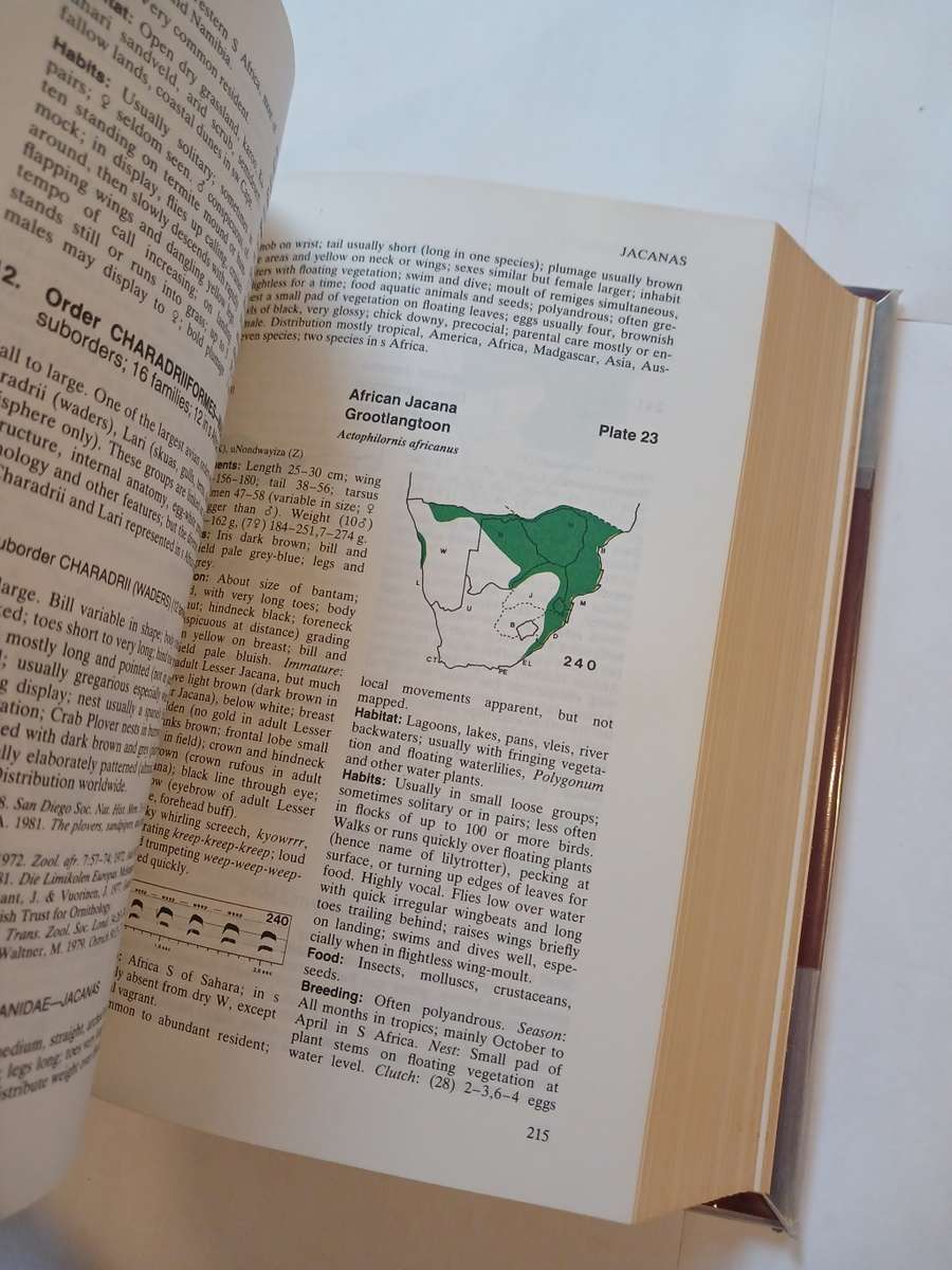 Robert`s Birds of Southern Africa by Gordon Lindsay Maclean