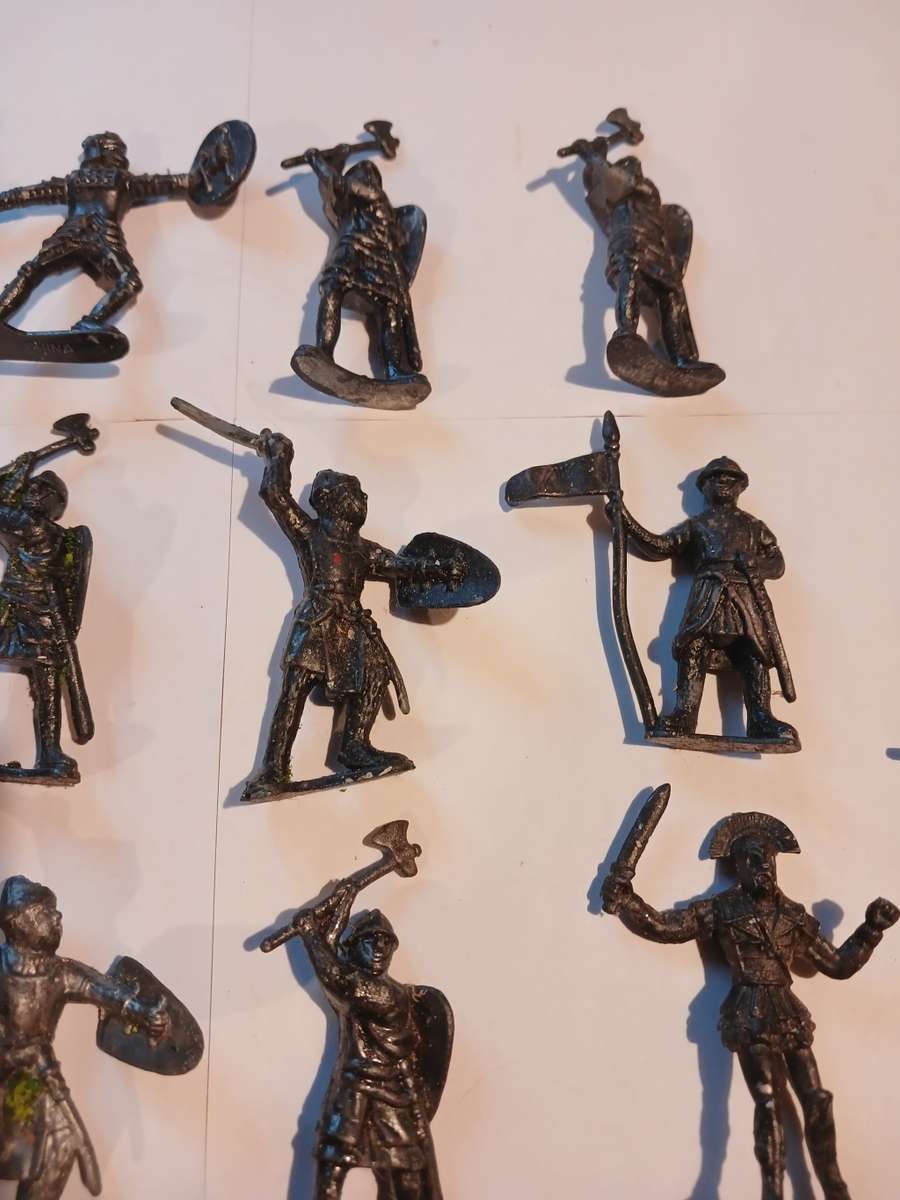 Miniature Roman Military Figurines x 28