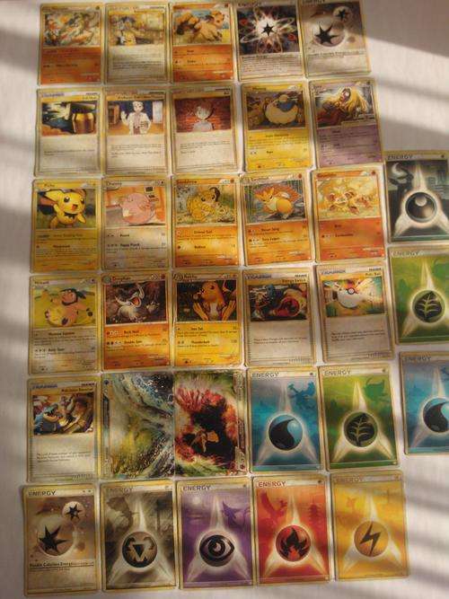 2010 Pokemon/Nintendo trading cards x 33(Lot 123)