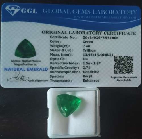 ***Stunning*** ***RARE*** Certified 7.40 Ct Natural Colombian Green Emerald