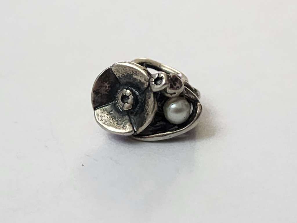 POPPIES BEAD - RETIRED BEAD