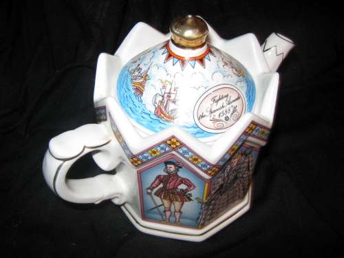 RARE Historical Queen Elizabeth I Teapot Staffordshire
