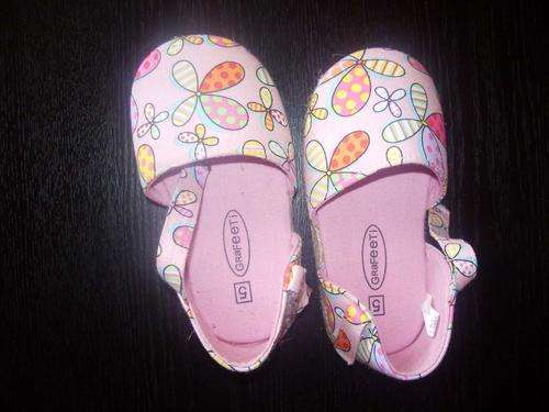 5 pairs Girls Toddler sandals size 5 - pls see real shoe pics in add