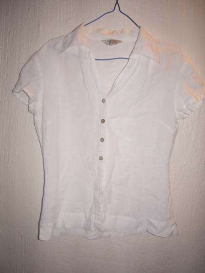 NICE WHITE TOP WITH BUTTONS