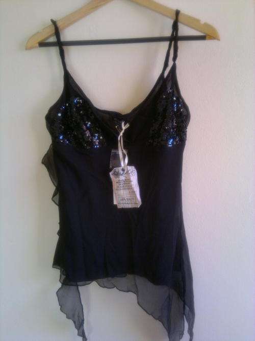 100% AUTHENTIC GUESS BLACK TOP MEDIUM SIZE