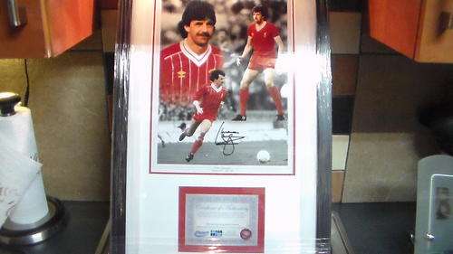 LIVERPOOL FC-MARK LAWRENSON AUTOGRAPHED PHOTO WITH COA