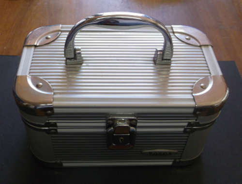 Cute Metal Vanity Case