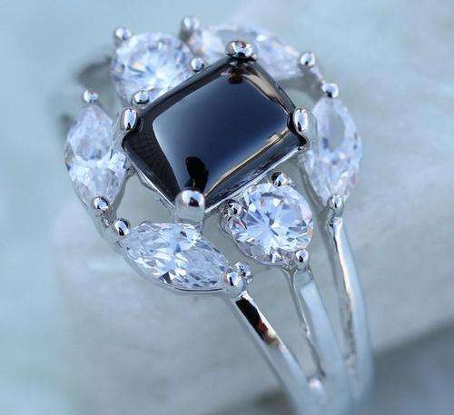 BLACK SAPPHIRE SILVER GEMSTONE  RING Size 7