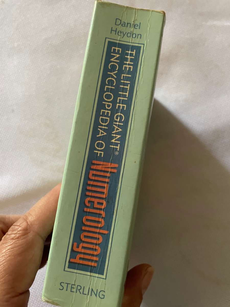 The Little Giant Encyclopedia of Numerology - Daniel Heydon