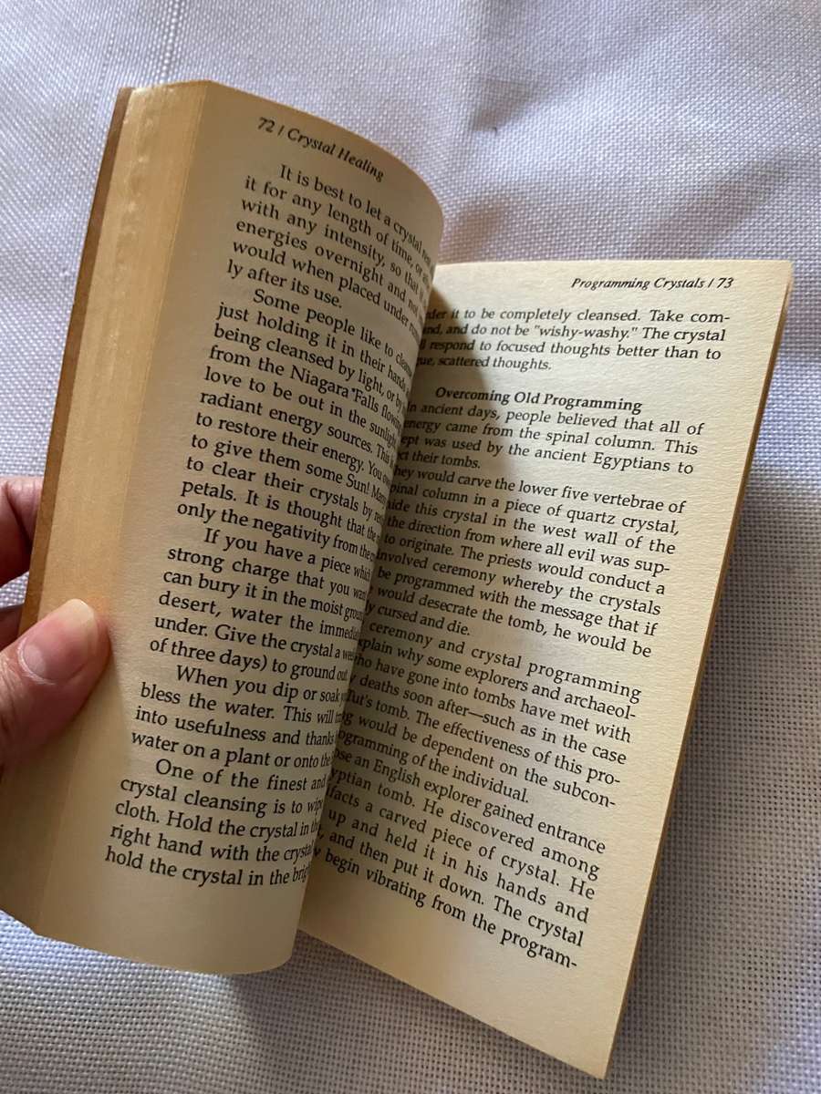 Crystal Healing - Phyllis Gaide