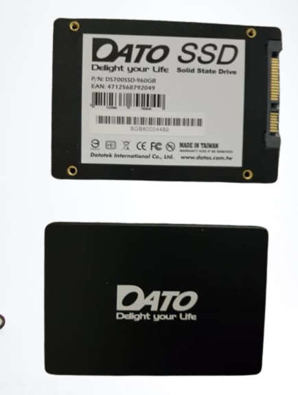 LAST STOCK!!!Brand new UNUSED DATO 960GB SSD SATA 3 6Gb/s Solid State Drive [ 2 x Available bid/SSD]