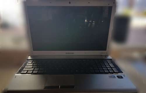 Samsung RV511