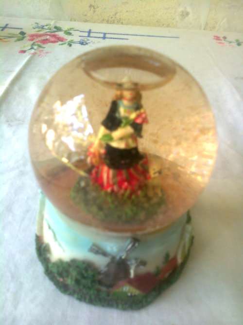COLLECTIBLE SNOW GLOBE - Dutch Girl with Dog