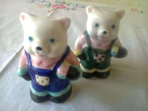 PIGGY SALT AND PEPPER SET - Pigs in Dungarees