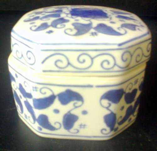 BLUE AND WHITE TRINKET BOWL - With Lid