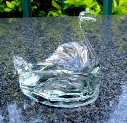 HANDBLOWN GLASS SWAN - Ashtray or trinket thing