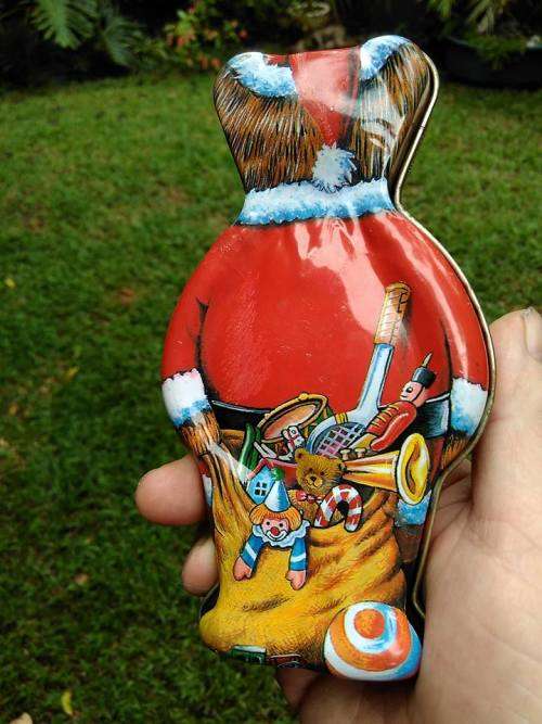 COLLECTIBLE SANTA TEDDY BEAR TIN