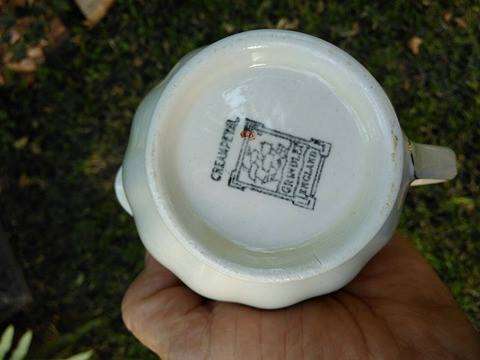 GRINDLEY CREAMPETAL SMALL JUG OR CREAMER