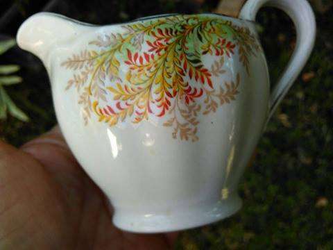 GRINDLEY CREAMPETAL SMALL JUG OR CREAMER