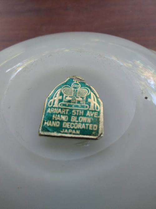 STUNNINGLY DECORATED VINTAGE YELLOW GLASS ASHTRAY