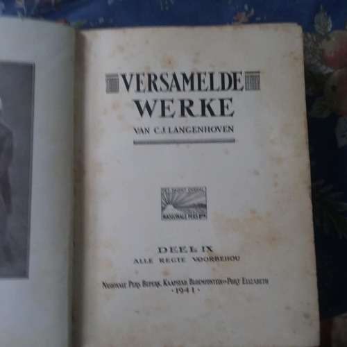 LANGENHOVEN, C.J. - Slegs deel IX (9) van 'n ou rooi onvolledige stel Versamelde Werke