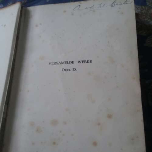 LANGENHOVEN, C.J. - Slegs deel IX (9) van 'n ou rooi onvolledige stel Versamelde Werke