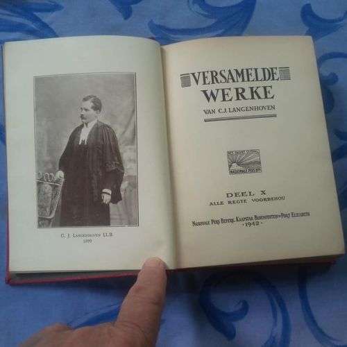 LANGENHOVEN, C.J. - Versamelde Werke : Slegs deel X (10) van 'n ou rooi onvolledige stel
