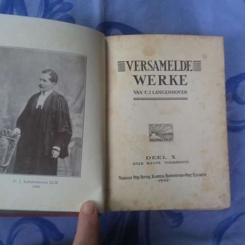 LANGENHOVEN, C.J. - Versamelde Werke : Slegs deel X (10) van 'n ou rooi onvolledige stel