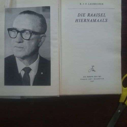 LAUBSCHER, B.J.F. - Die Raaisel Hiernamaals - (1967 Hardeband in Stofomslag)