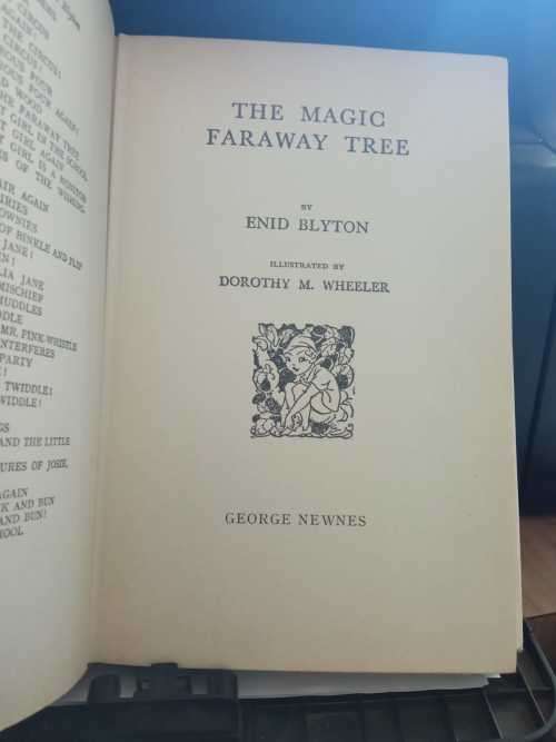 BLYTON, Enid - The Magic Faraway Tree - [Faraway Tree # 2] - (Hardcover in Wrapper)