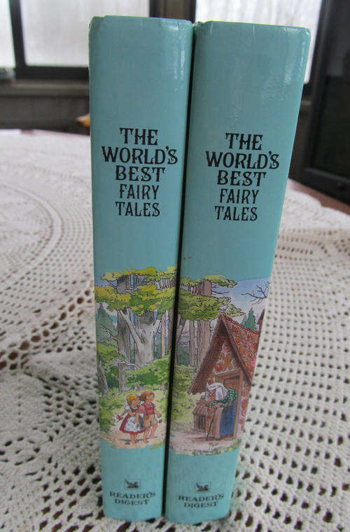 READERS DIGEST - The World's Best Fairy Tales - (2 volume set - Hardcover)