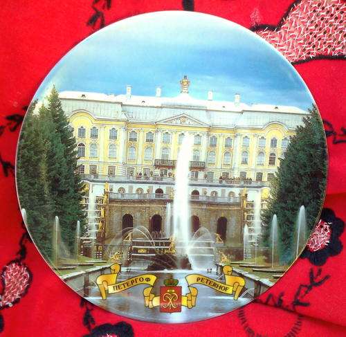 RUSSIAN SOUVENIR PLATE - The Peterhof Grand Palace