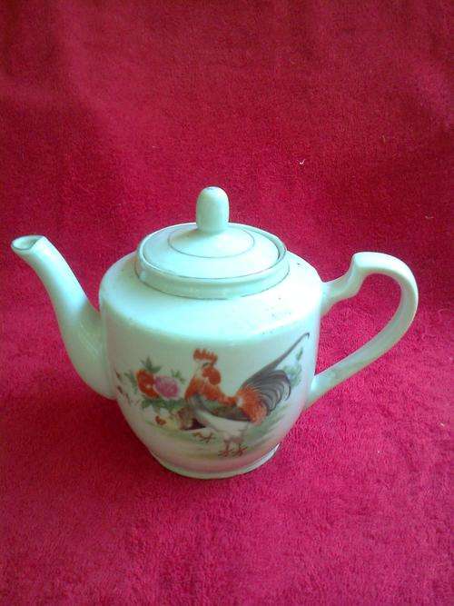 CHINESE TEAPOT - With transfer rooster design