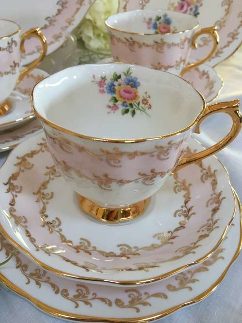 Royal Albert Un-named Trio Pastel Pink