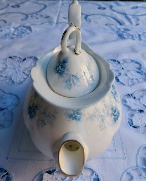 Royal Albert Tiffany Large Teapot Victoria shape