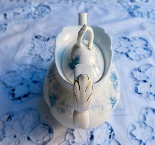 Royal Albert Tiffany Large Teapot Victoria shape