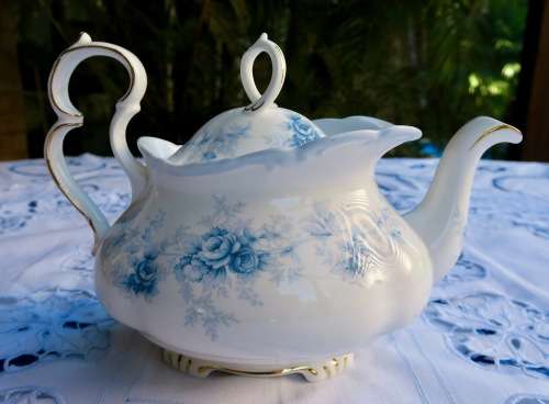 Royal Albert Tiffany Large Teapot Victoria shape