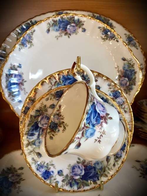 Royal Albert Moonlight Rose 23piece Tea set