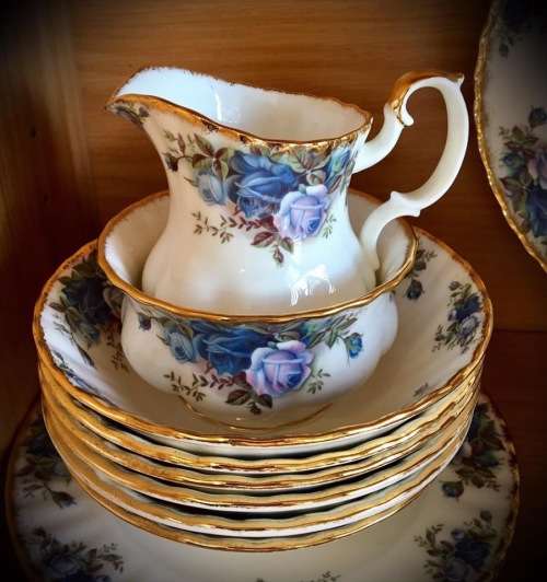 Royal Albert Moonlight Rose 23piece Tea set